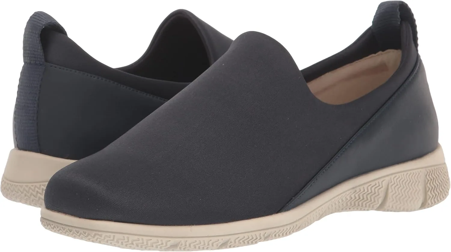 Trotters Women's Ultima Loafer