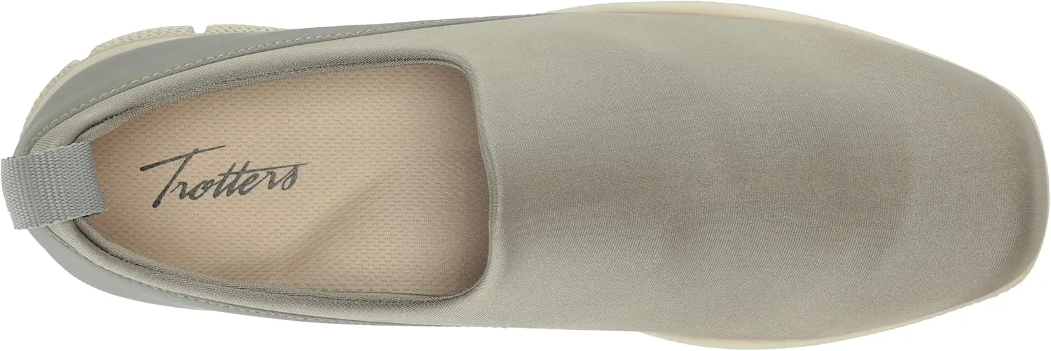 Trotters Women's Ultima Loafer