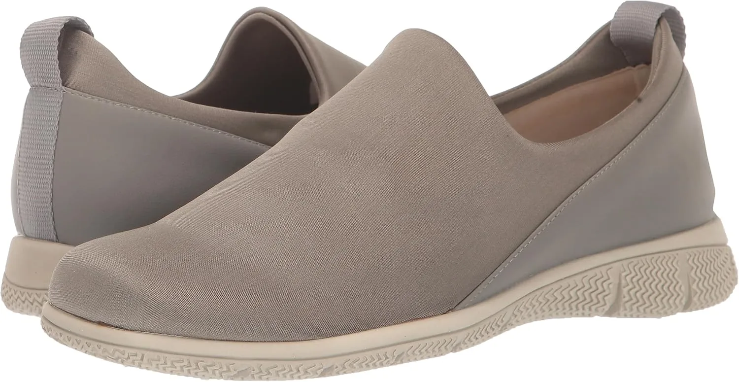 Trotters Women's Ultima Loafer