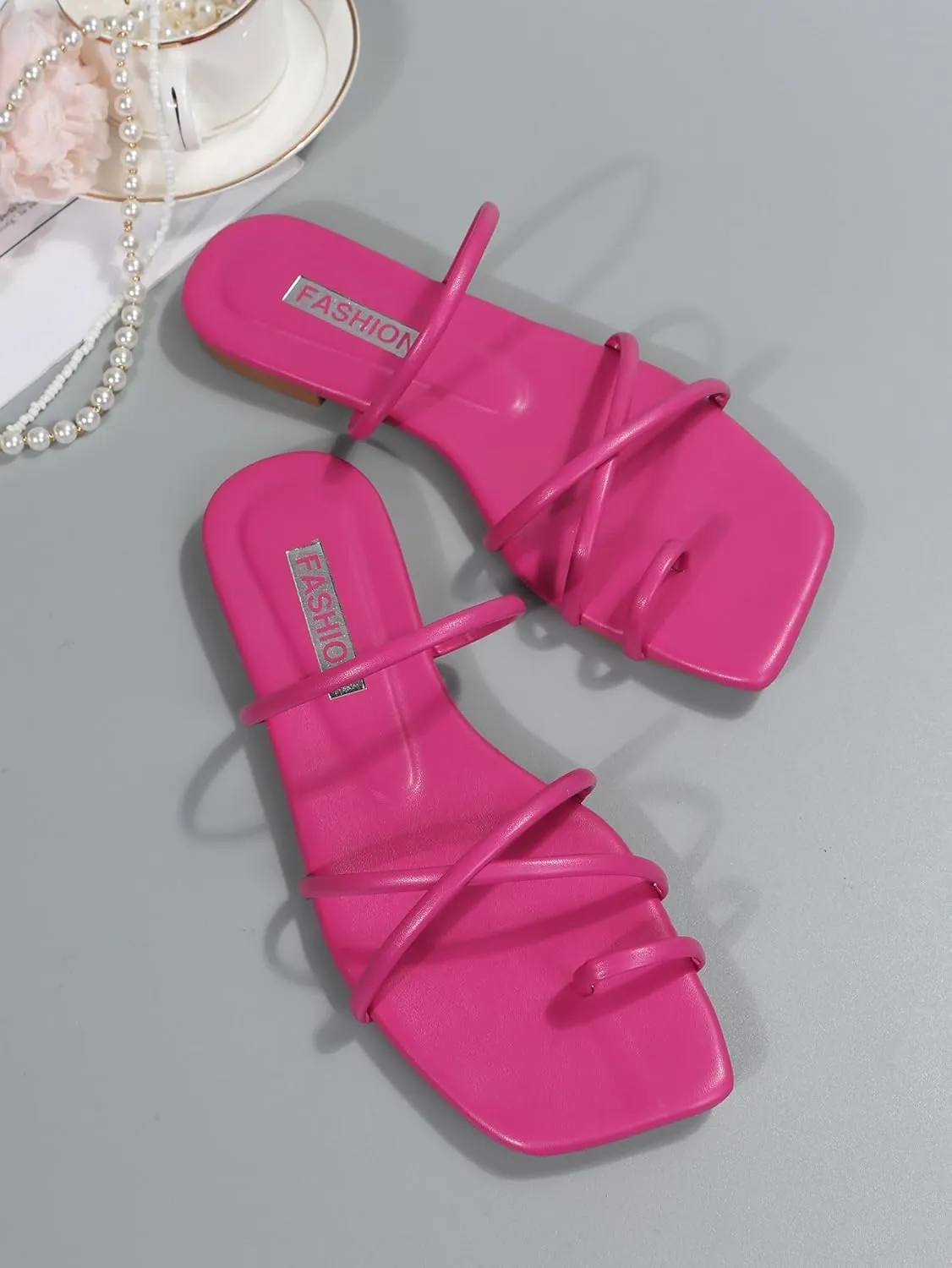 Verdusa Women's Criss Cross Strappy Flat Sandals Open Toe Leather Slippers Beach Sandals
