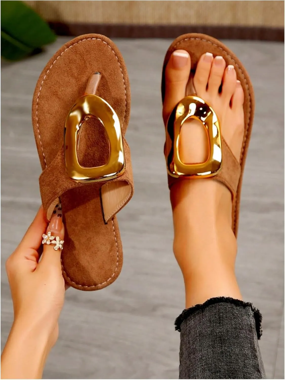 Verdusa Women's Leopard Print Flip Flops Flat Sandals Casual Summer Thong Sandals