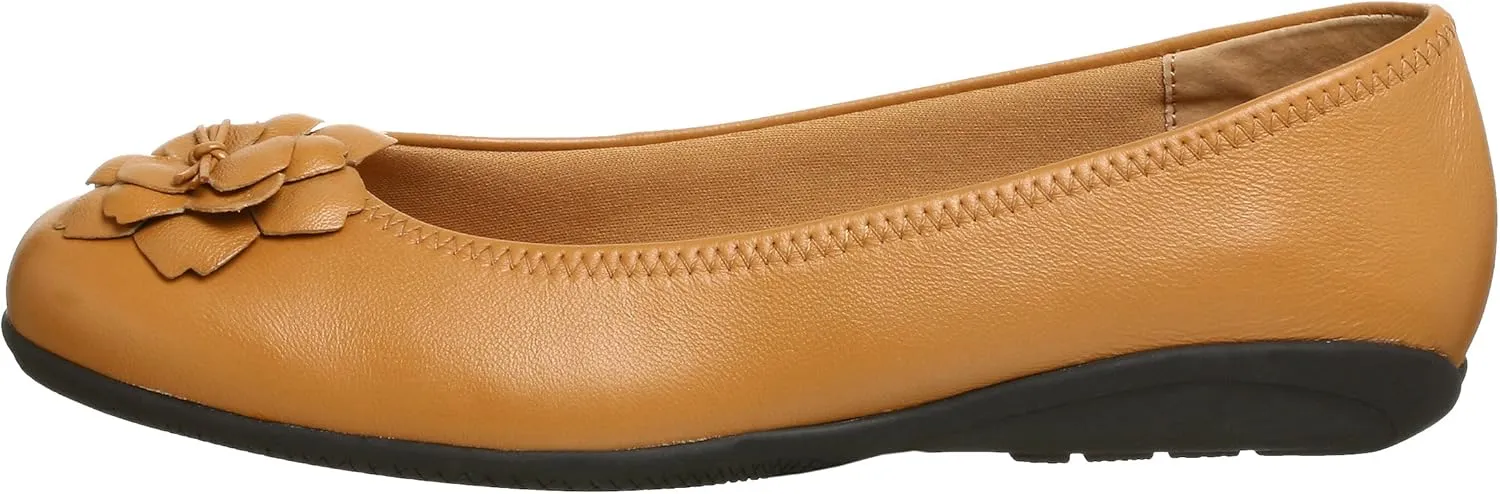 Walking Cradles Women's Trina Flat w/Flower