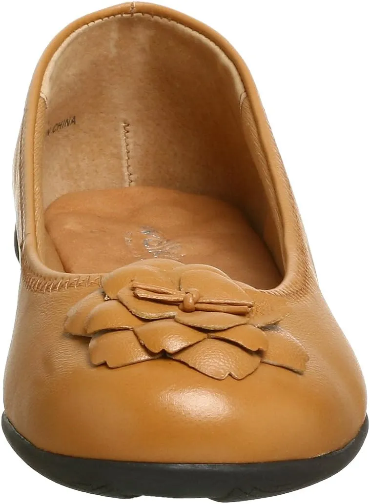 Walking Cradles Women's Trina Flat w/Flower