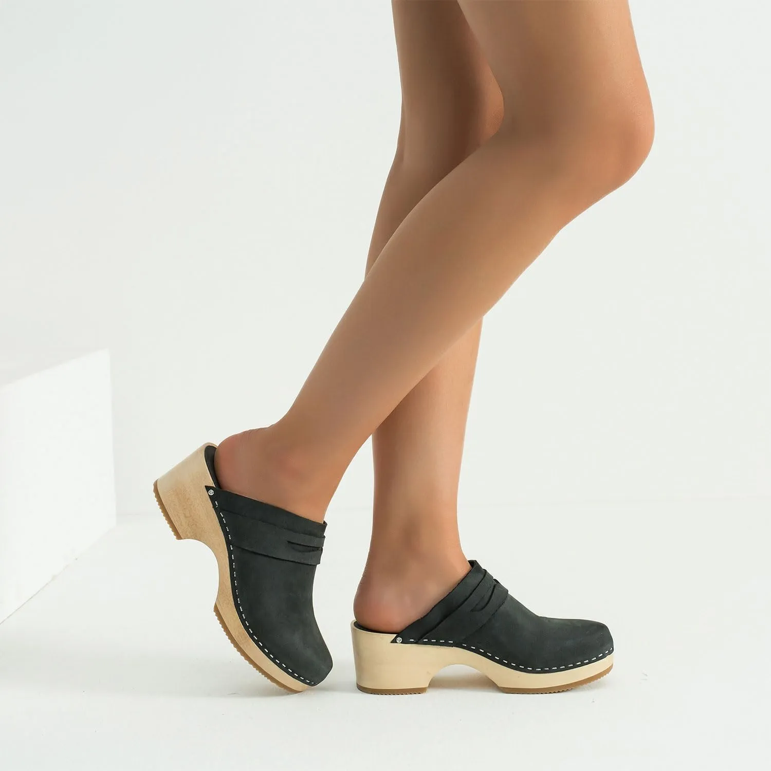 Women's Handmade Wooden Clog Mule 2.3" Open Back Leather Clogs Classic Clogs Mule for Long-Lasting Wear